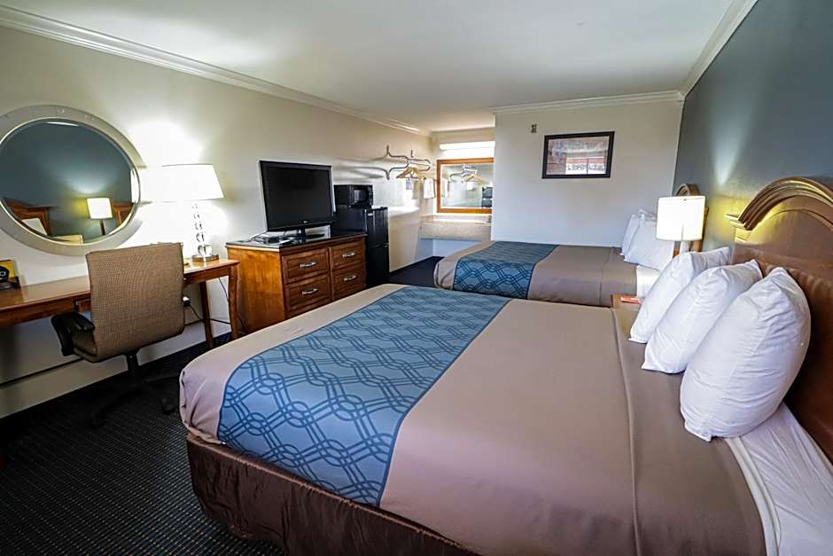 University Inn & Suites