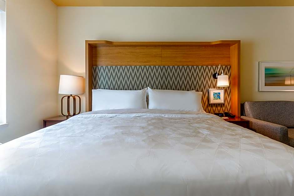 Holiday Inn & Suites Cedar Falls-Waterloo Event Ctr By IHG