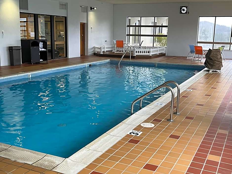 Days Inn & Suites by Wyndham Sutton Flatwoods