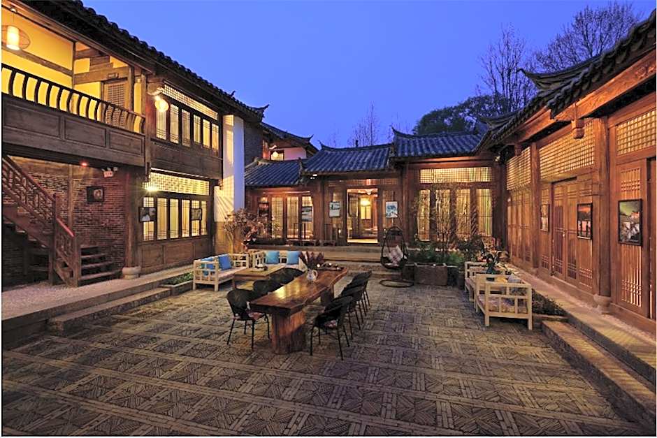 Blossom Hill Inn Lijiang Eminentland