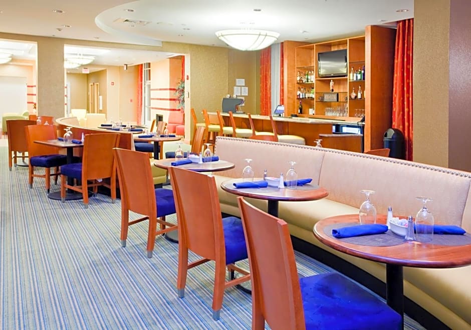 Holiday Inn Petersburg North- Fort Lee, an IHG Hotel