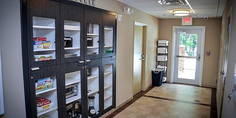 Candlewood Suites Pearl By IHG