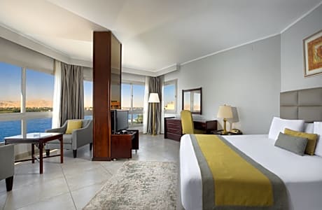 Corner Suite