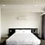 Hollywood Hills Hotel