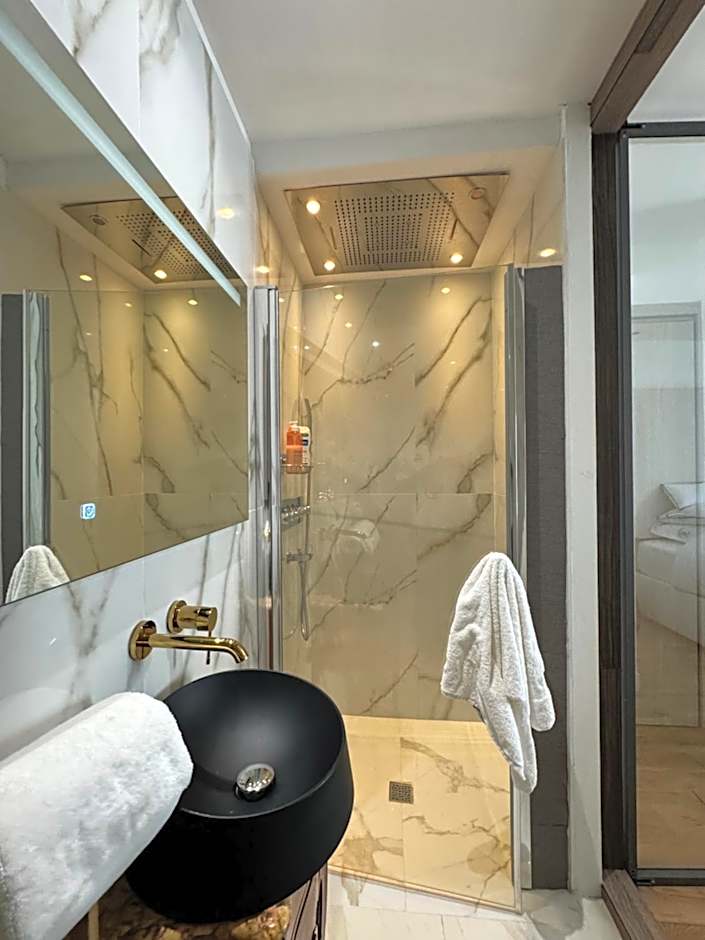 Venue C - Luxurious & Spacious - Mansion - Elevator - Patio