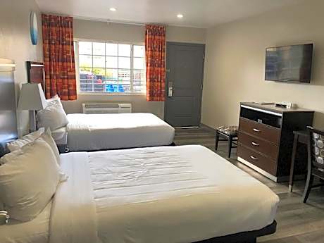 Double Room with Two Double Beds - Non-Smoking