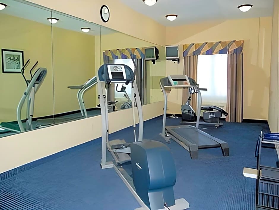 Holiday Inn Express Hotel & Suites Panama City-Tyndall By IHG
