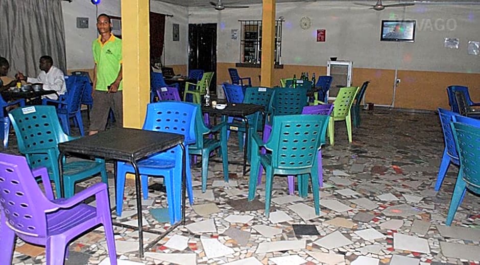 Adesuwa Royal Guest House Ipaja