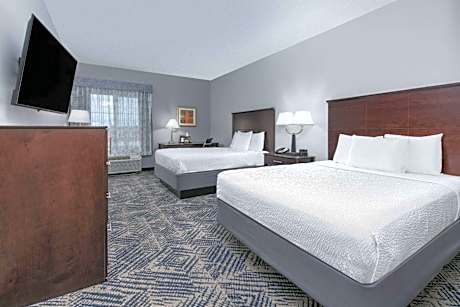 Deluxe Queen Room with Two Queen Beds