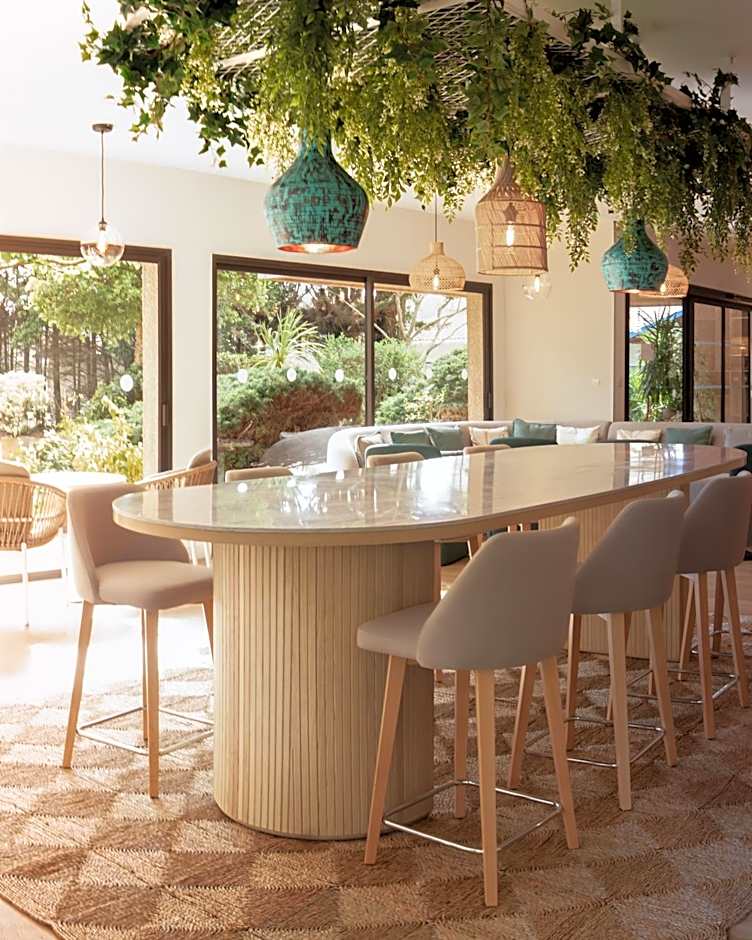 Résidence Hôtelière les Acanthes