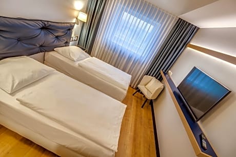 Room Two Beds
