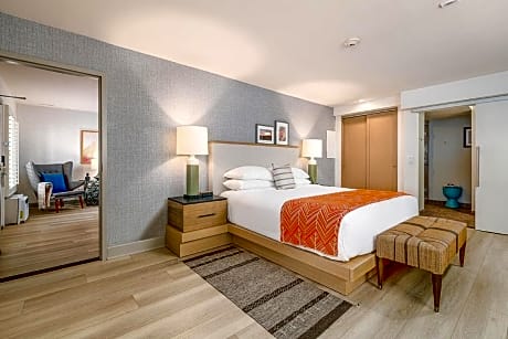 Standard King Room