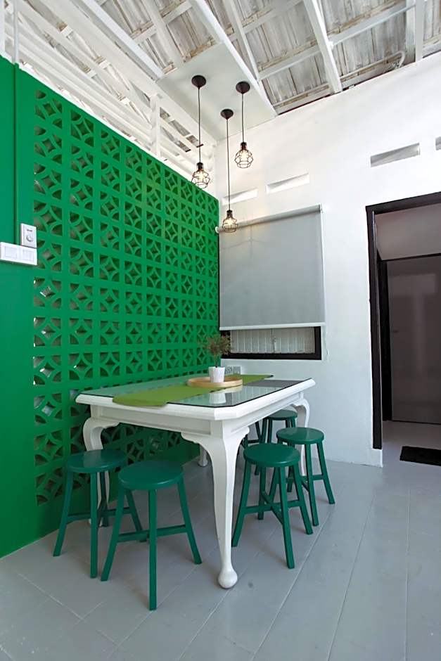 Stay SongSong Mount Erskine