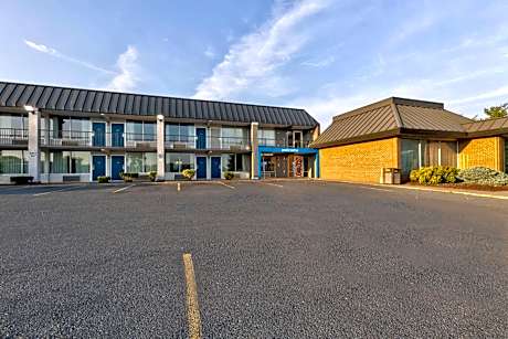 Motel 6-Mount Jackson, VA - Shenandoah