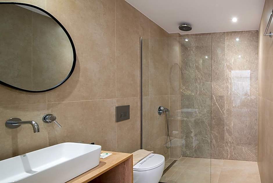 Golden Bee Lifestyle