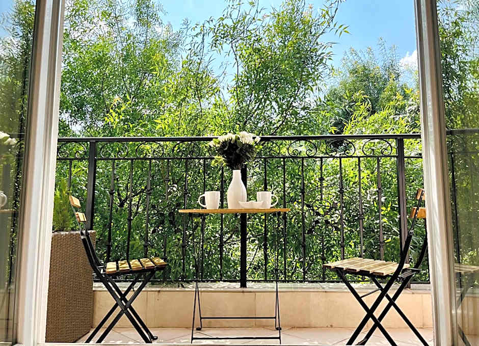 Apart-Hotels-Sofia, AHS