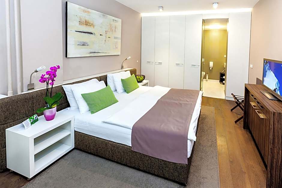 Adresa Suites