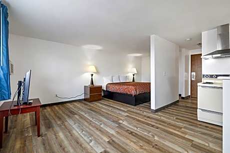 Queen Room