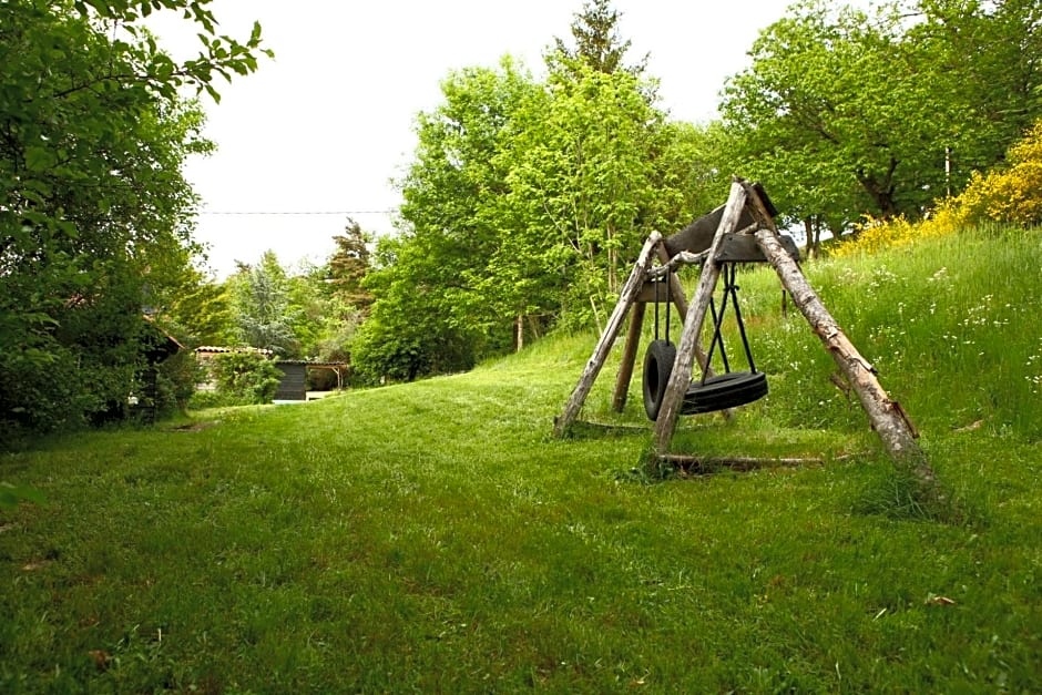 Les Grangeonnes, gîtes nature, piscine, sauna pour accueil familiale ou de groupe