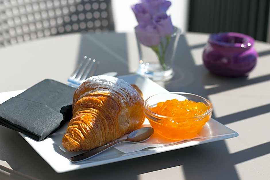 The Purple Hotel - Adults Only