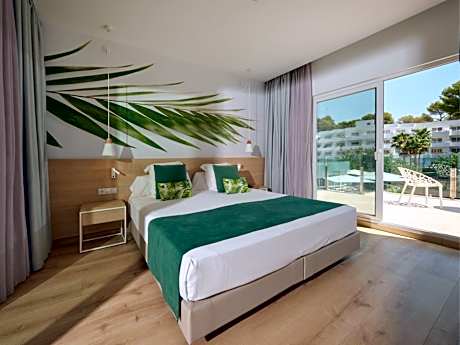 Junior Suite with Pool View