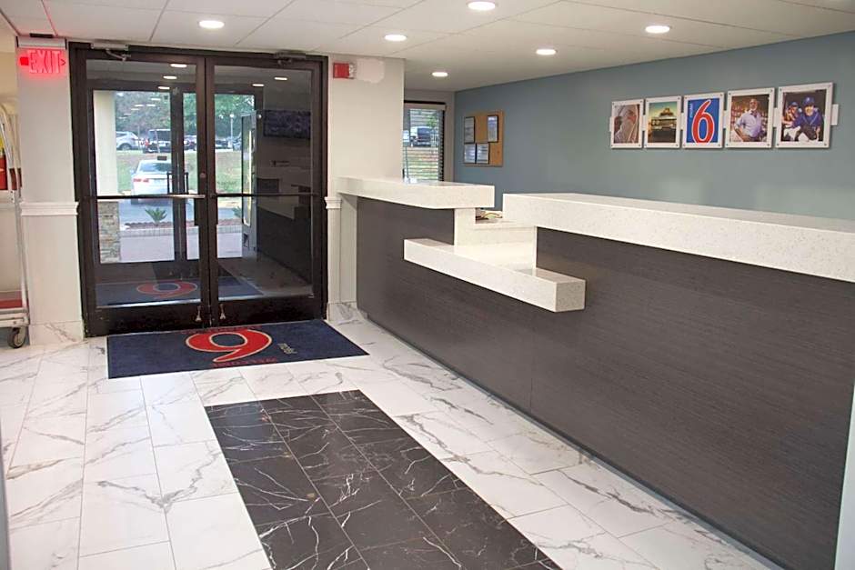 Motel 6-Suwanee, GA - Gwinnett Center