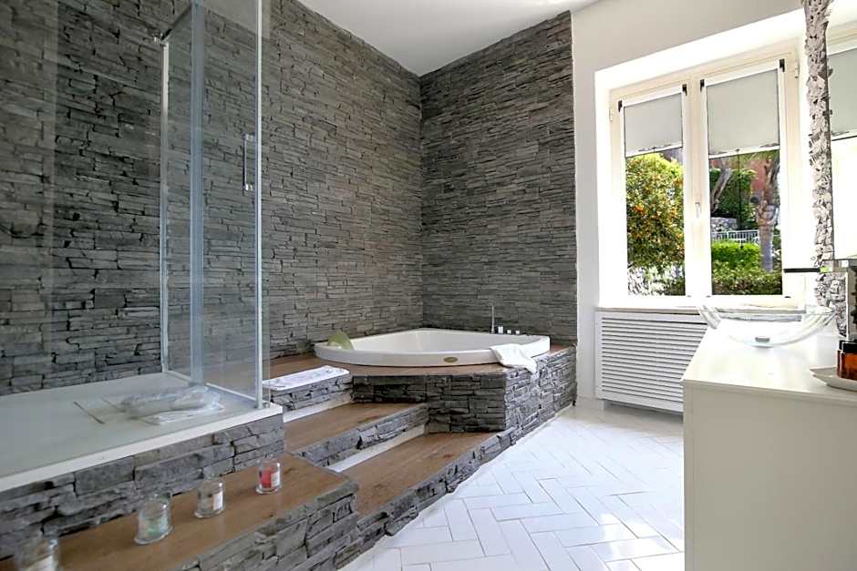 Photo 1 of 3 of Deluxe Suite, Sea View