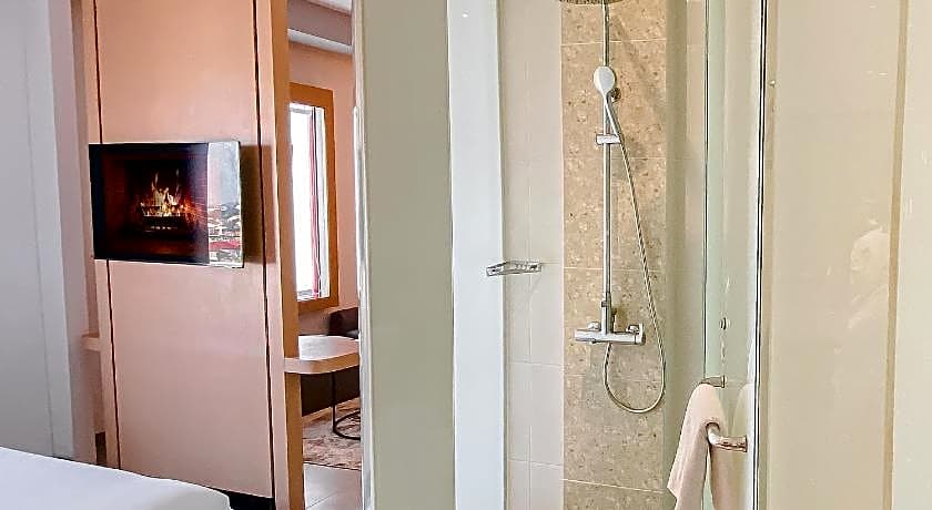 HARRIS Hotel & Conventions Solo