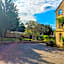Wentworth House - Free Parking