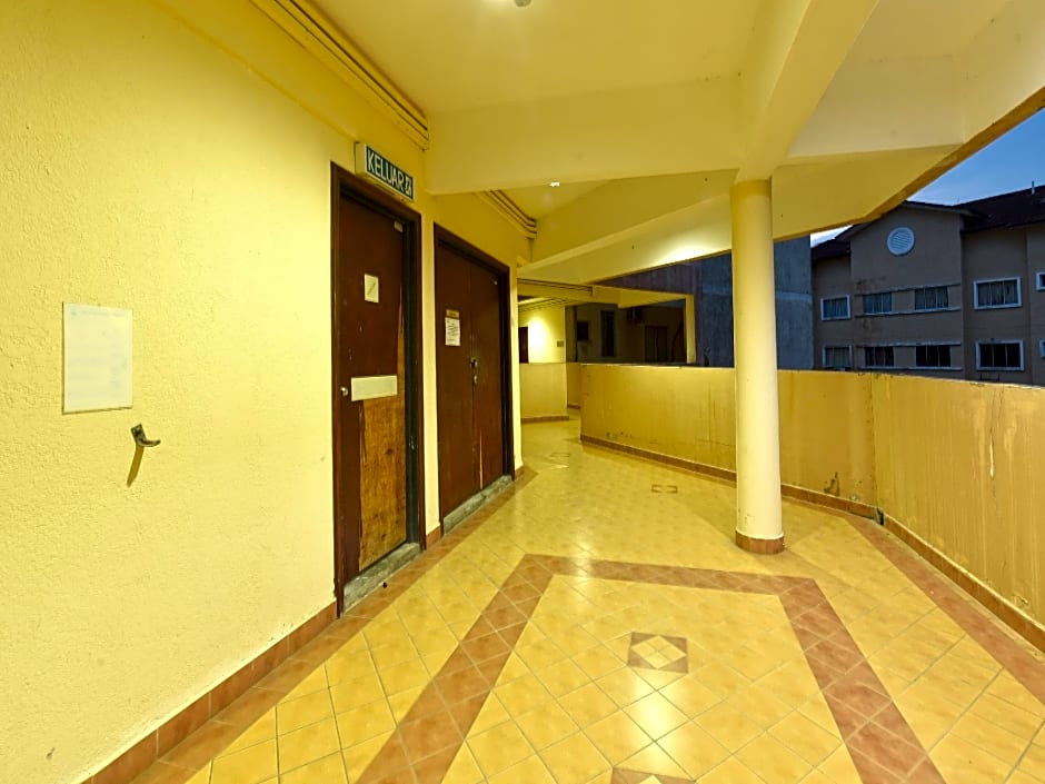 OYO 90559 Ummul Motel C Mart