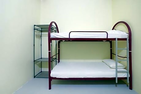 Single Bed in Mixed Dormitory Room
