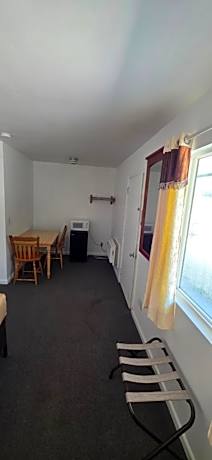 Queen Room - Non-Smoking
