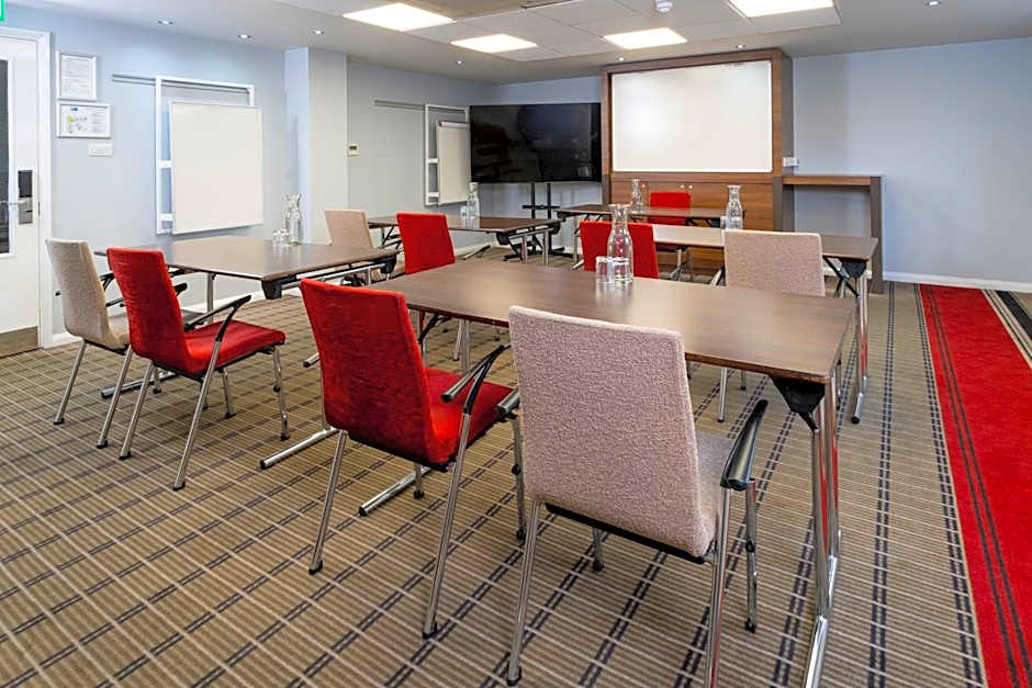 Holiday Inn Express Warwick - Stratford-upon-Avon By IHG