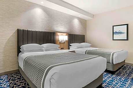 Queen Suite with Two Queen Beds and Kitchenette