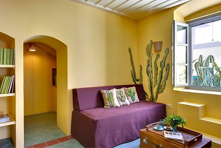 Cactus Hydra - Art Apartments