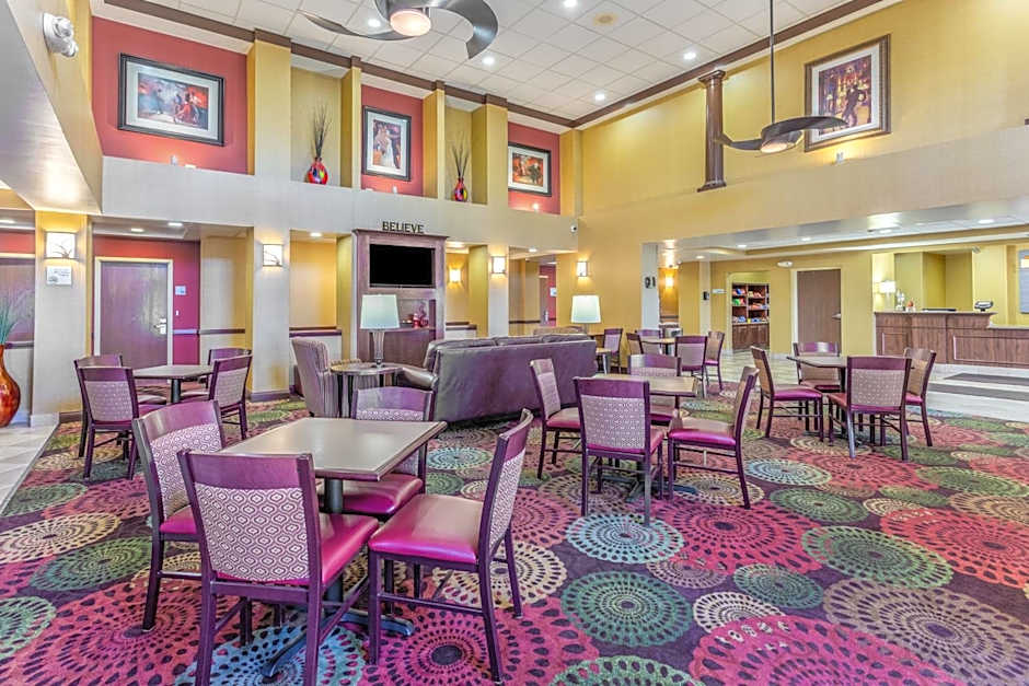 Holiday Inn Express & Suites Bowling Green by IHG