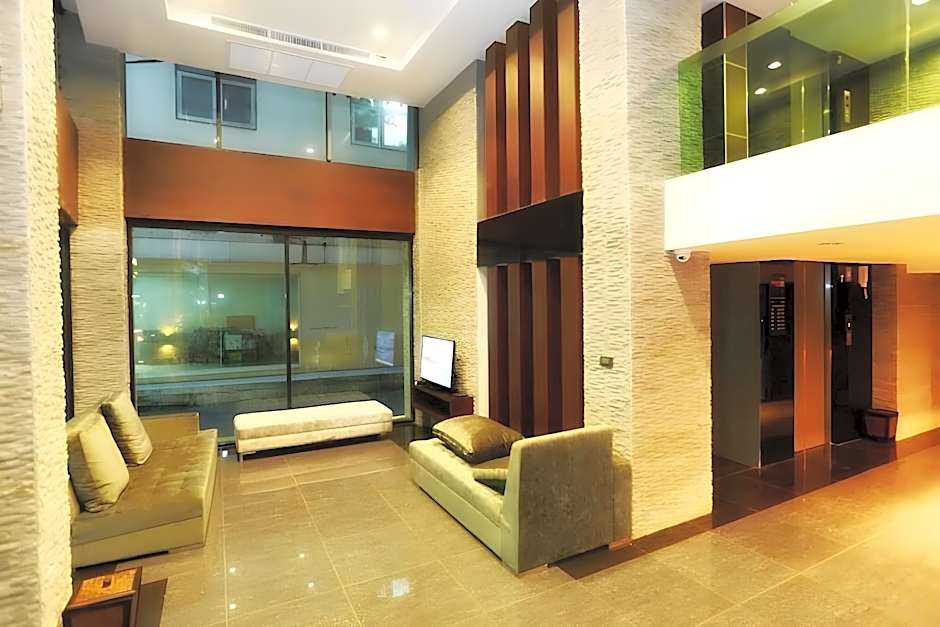 The Bangkok Airport Link Suite