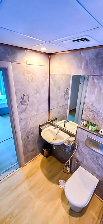 Spacious Apartment Marina View