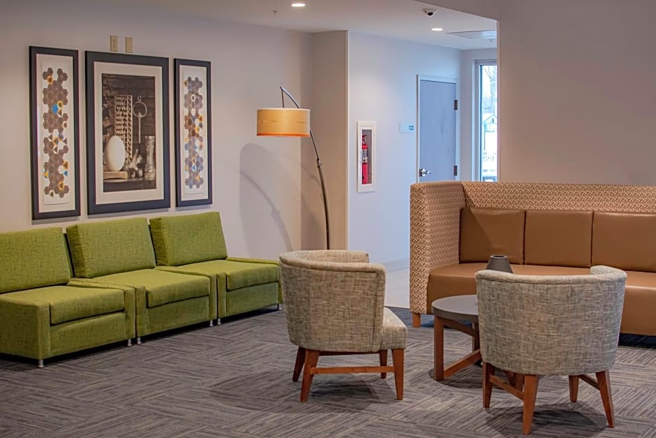 Holiday Inn Express and Suites Tonawanda Buffalo Area By IHG