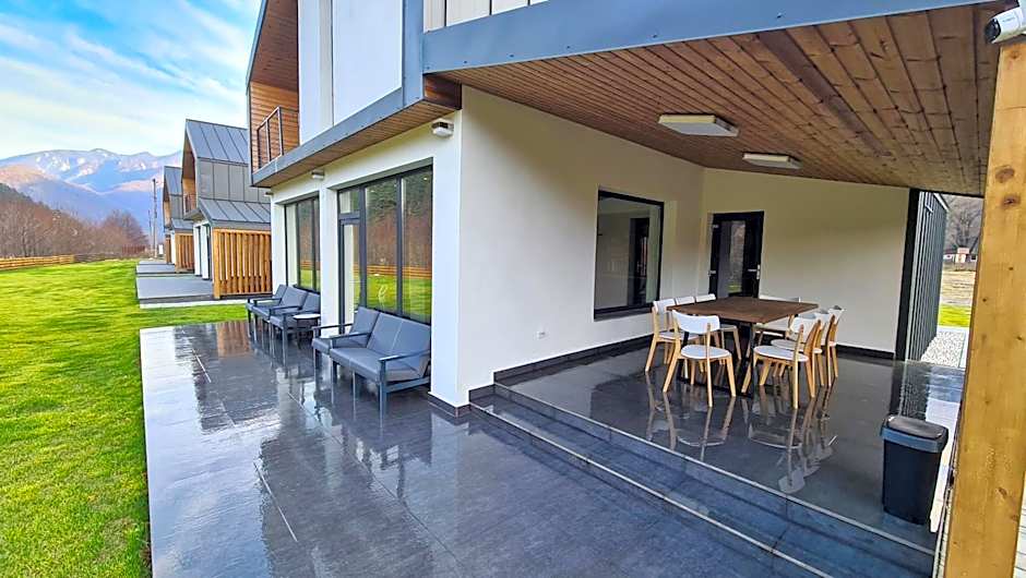 Complex Lunlo Village