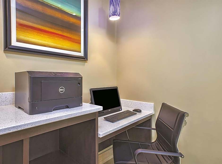 La Quinta Inn & Suites by Wyndham Niagara Falls