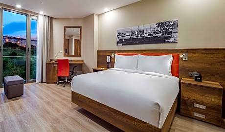 Queen Room with Sea View