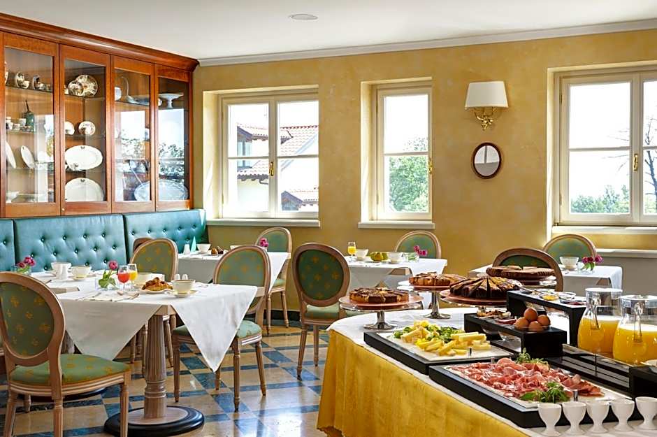 Castello Dal Pozzo Hotel