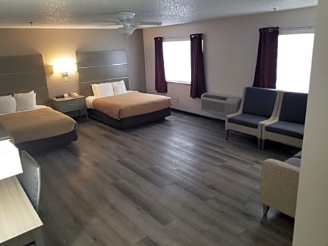 2 Queen Beds, Non-Smoking, Larger Room, Sitting Area