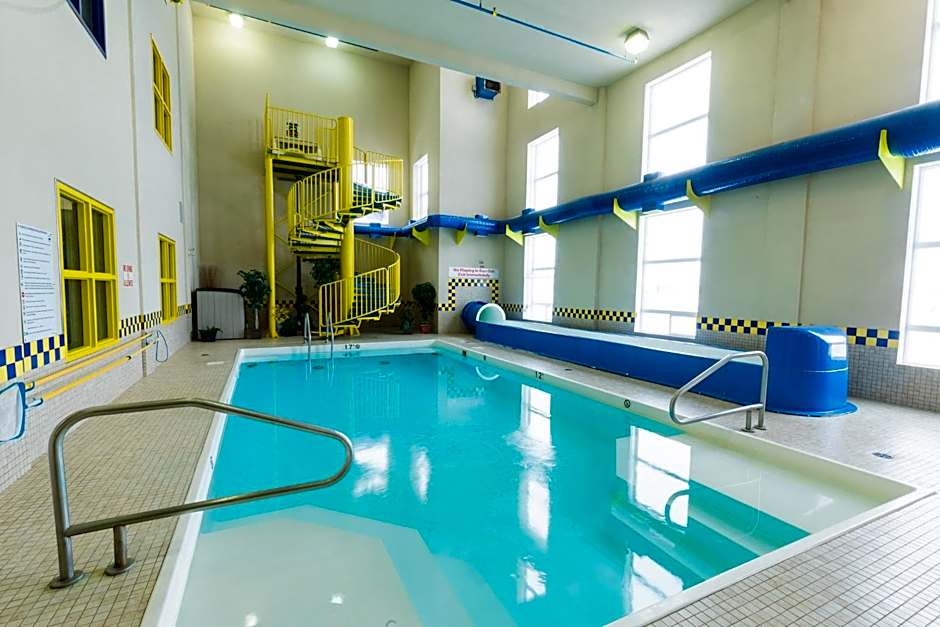 Redwood Inn & Suites