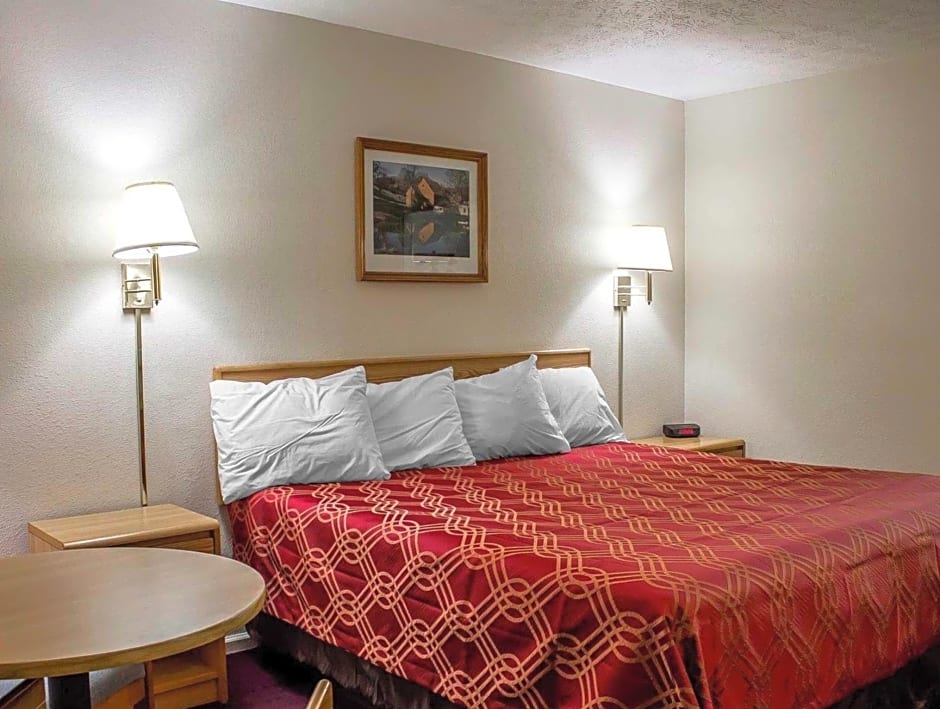 Econo Lodge Worthington