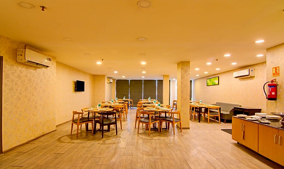 Treebo Trend Apple Tree Express