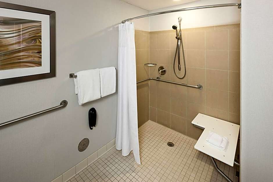 Courtyard by Marriott Miami At Dolphin Mall