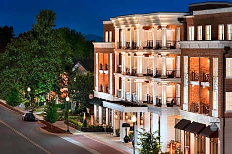 The Harpeth Downtown Franklin, Curio Collection by Hilton