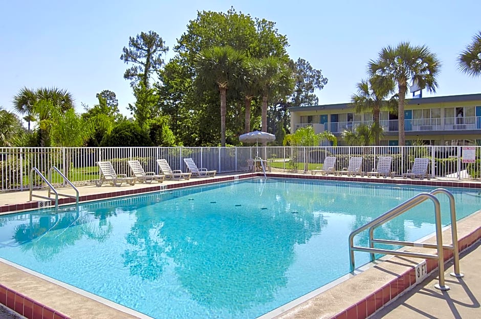 Days Inn by Wyndham Daytona Beach Speedway